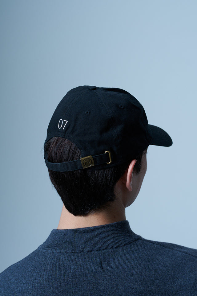 MNMS EMB CAP