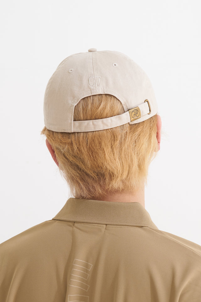 MNMS EMB CAP